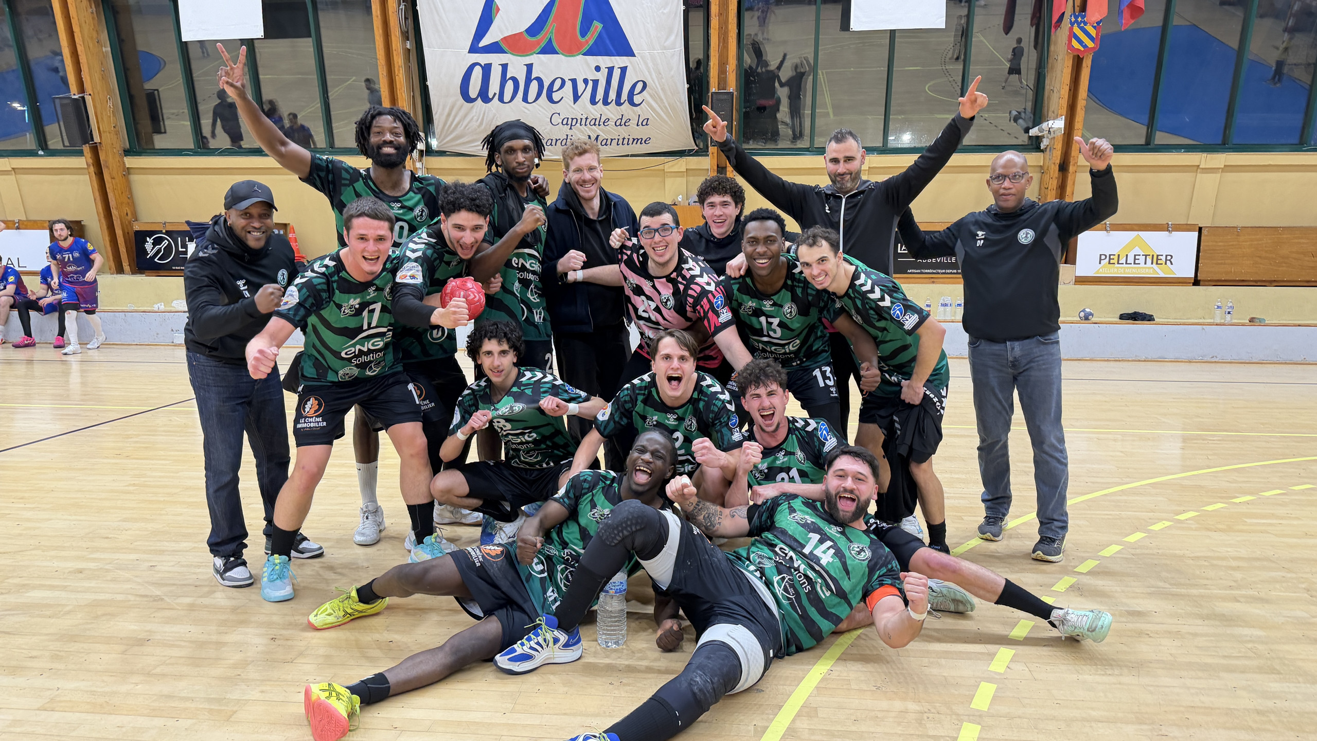 Les Frelons Verts du Chesnay piquent fort : une victoire magistrale à Abbeville